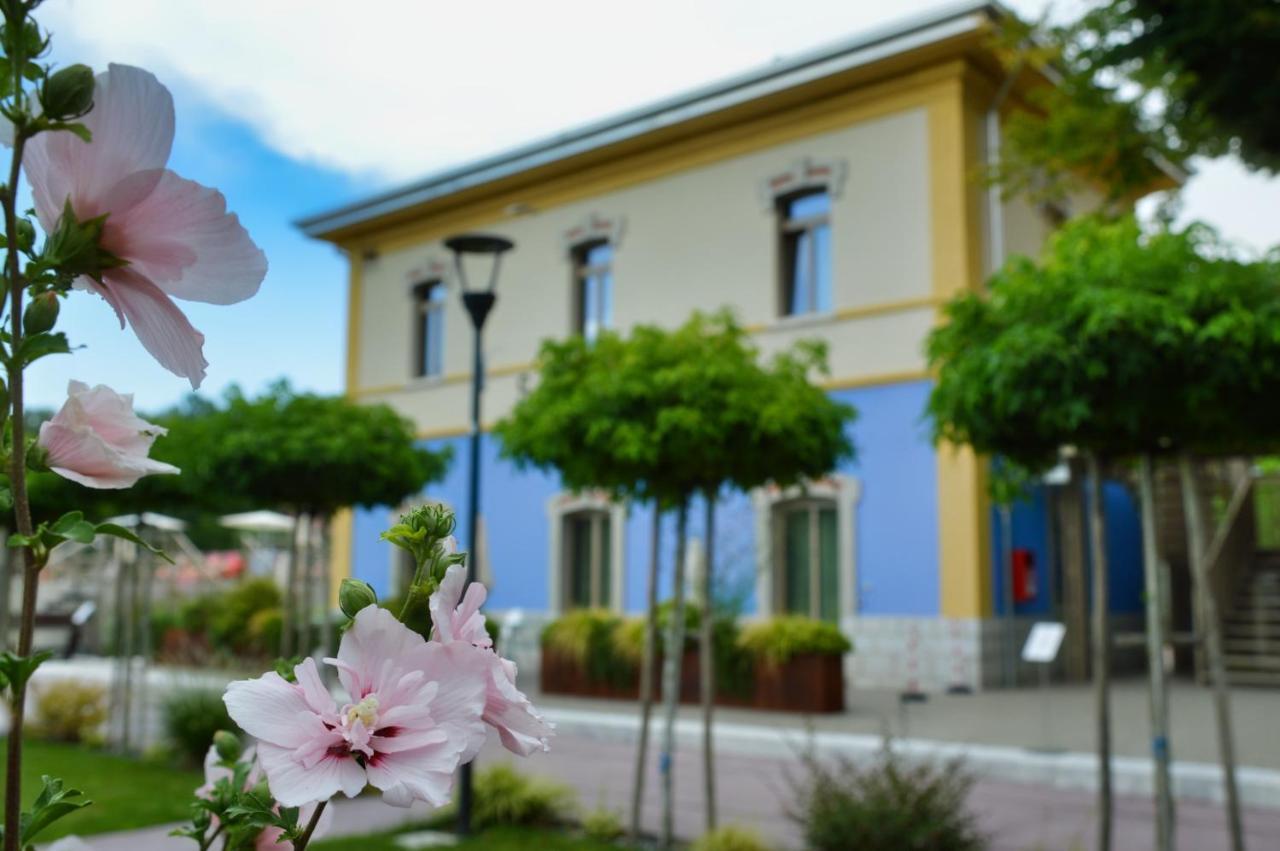 Borgo Stazione Bike Inn Valeggio sul Mincio Exterior photo